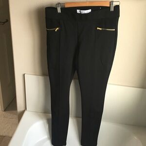 Old Navy Black Skinny Pants with Gold Zippers Stevie style